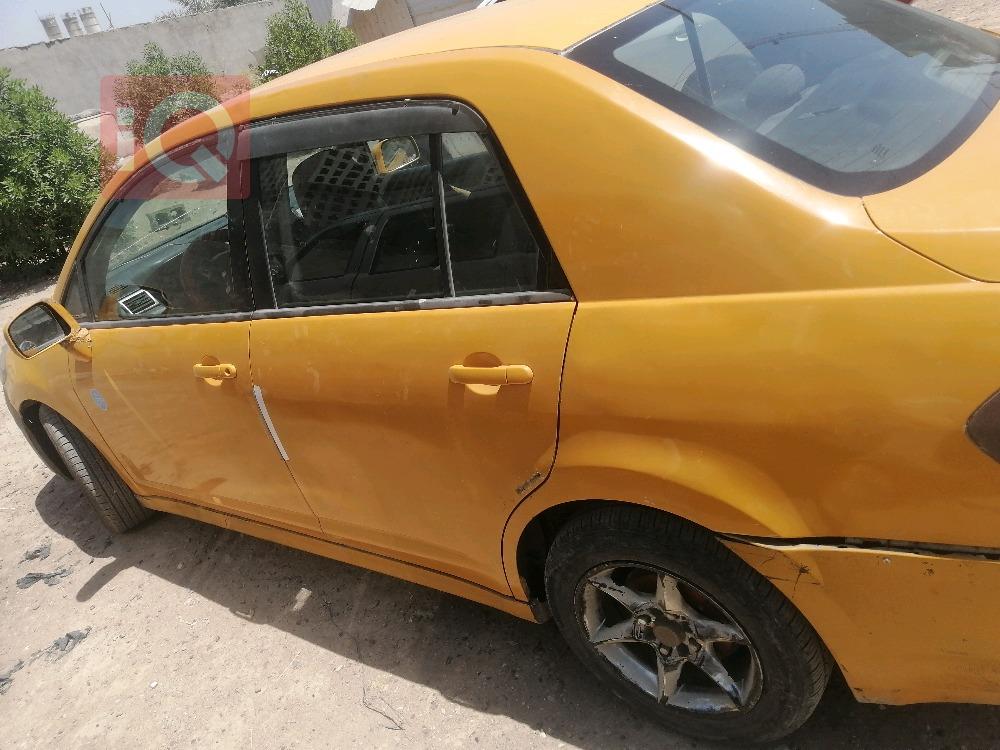 نيسان فيرسا